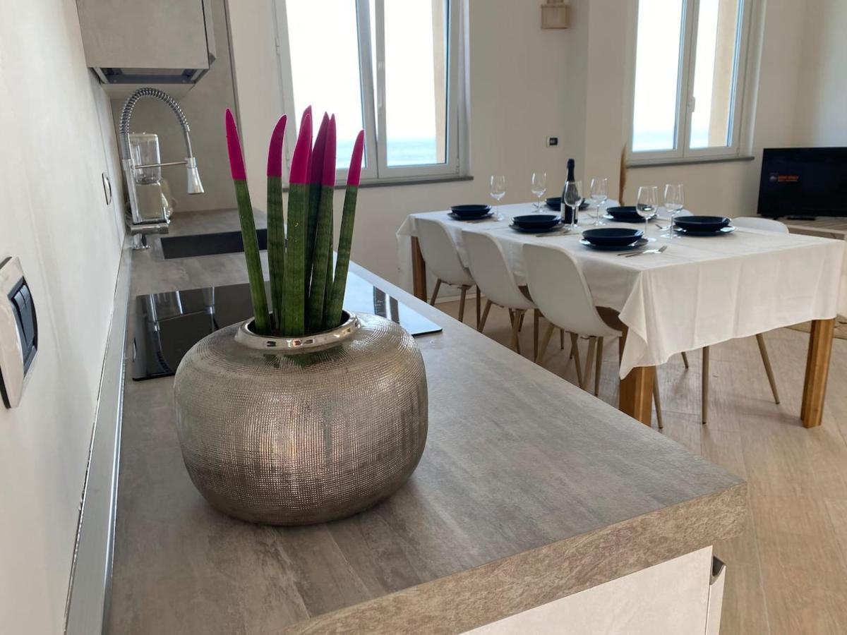 Incanto Sul Mare Con Enorme Terrazza E Piscina 切尔沃 外观 照片