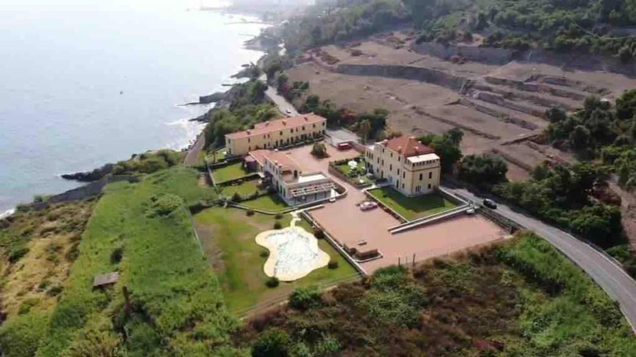 Incanto Sul Mare Con Enorme Terrazza E Piscina 切尔沃 外观 照片