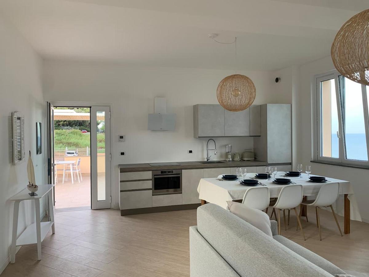 Incanto Sul Mare Con Enorme Terrazza E Piscina 切尔沃 外观 照片